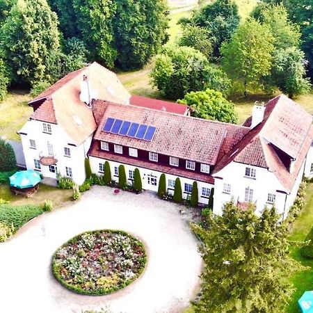 Palac Wojciechy エクステリア 写真